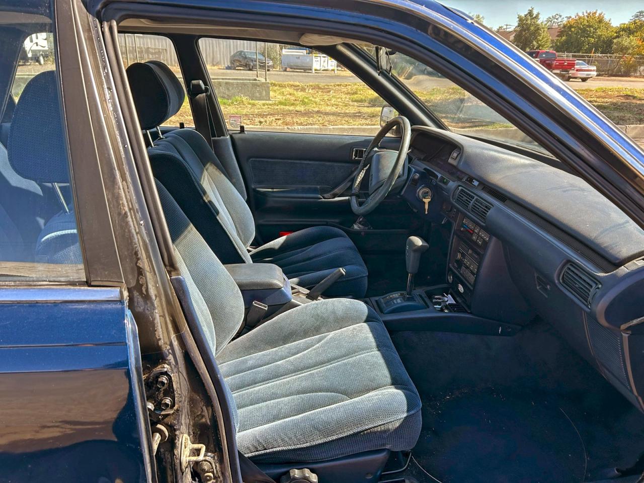 Lot #3297032533 1987 TOYOTA CAMRY LE