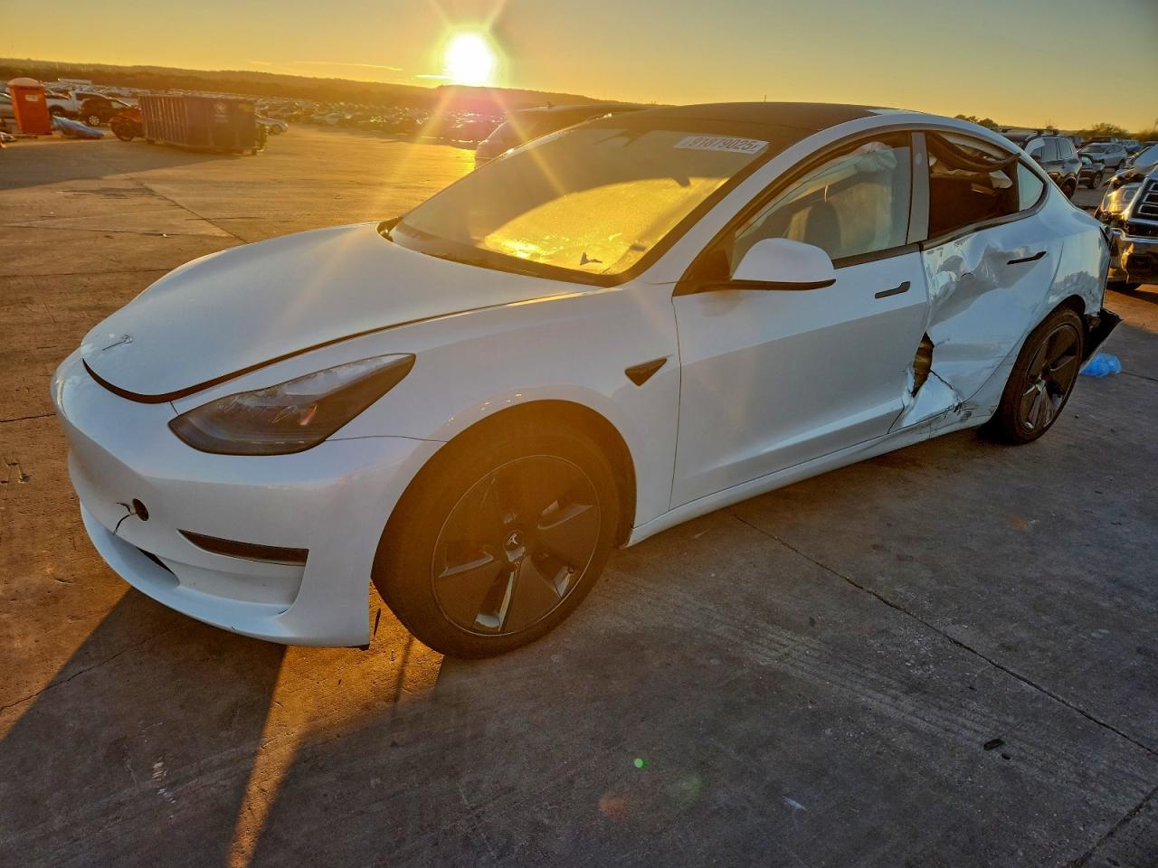 TESLA MODEL 3