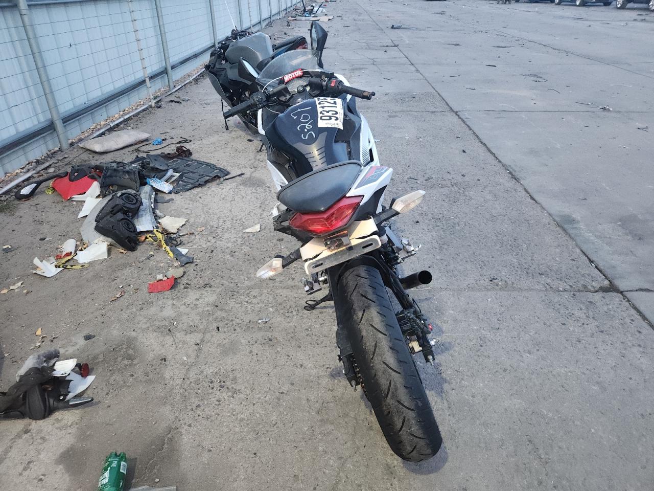 Lot #3291766294 2014 KAWASAKI EX300 B