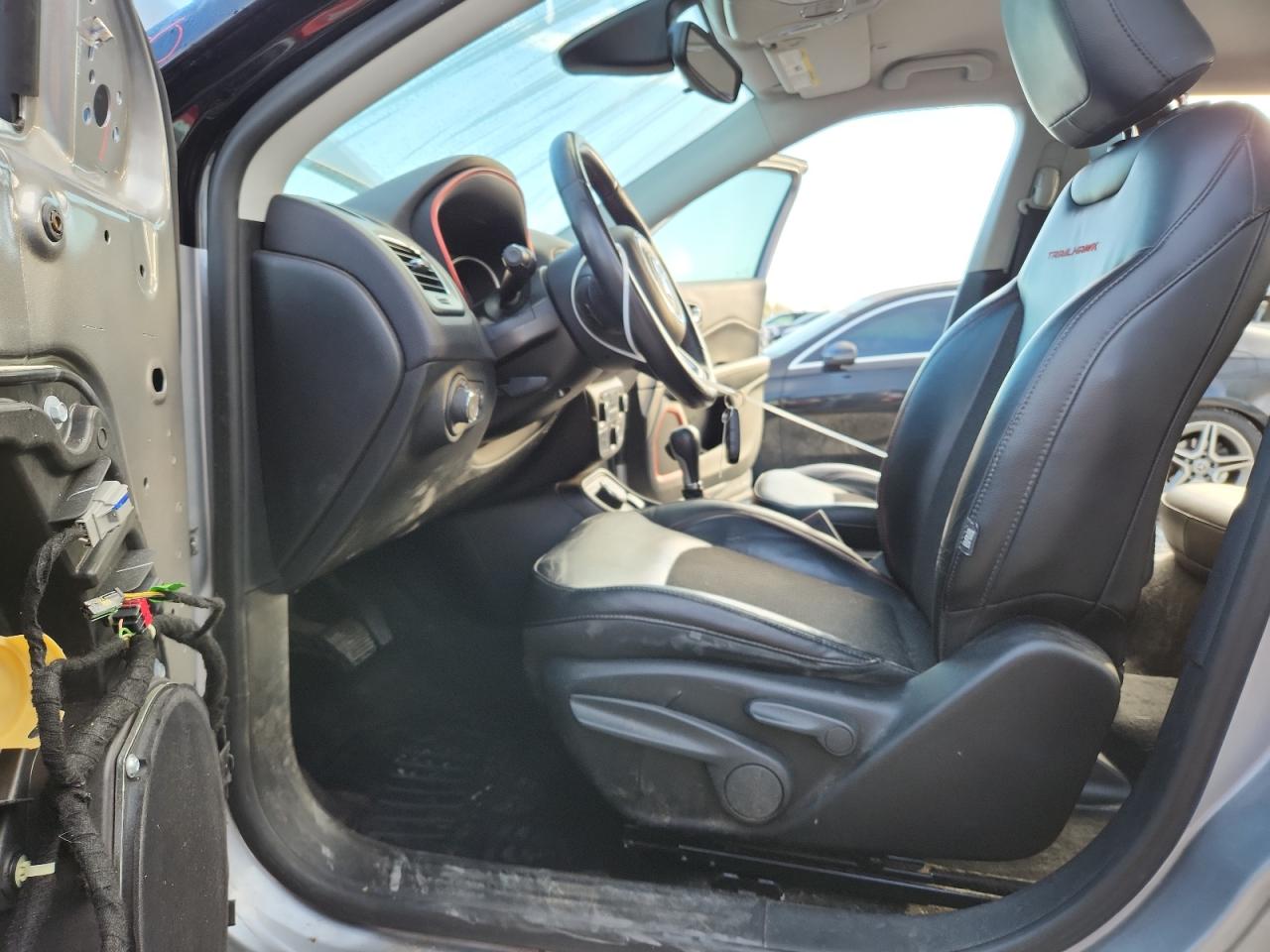 Lot #3305435437 2018 JEEP COMPASS TR