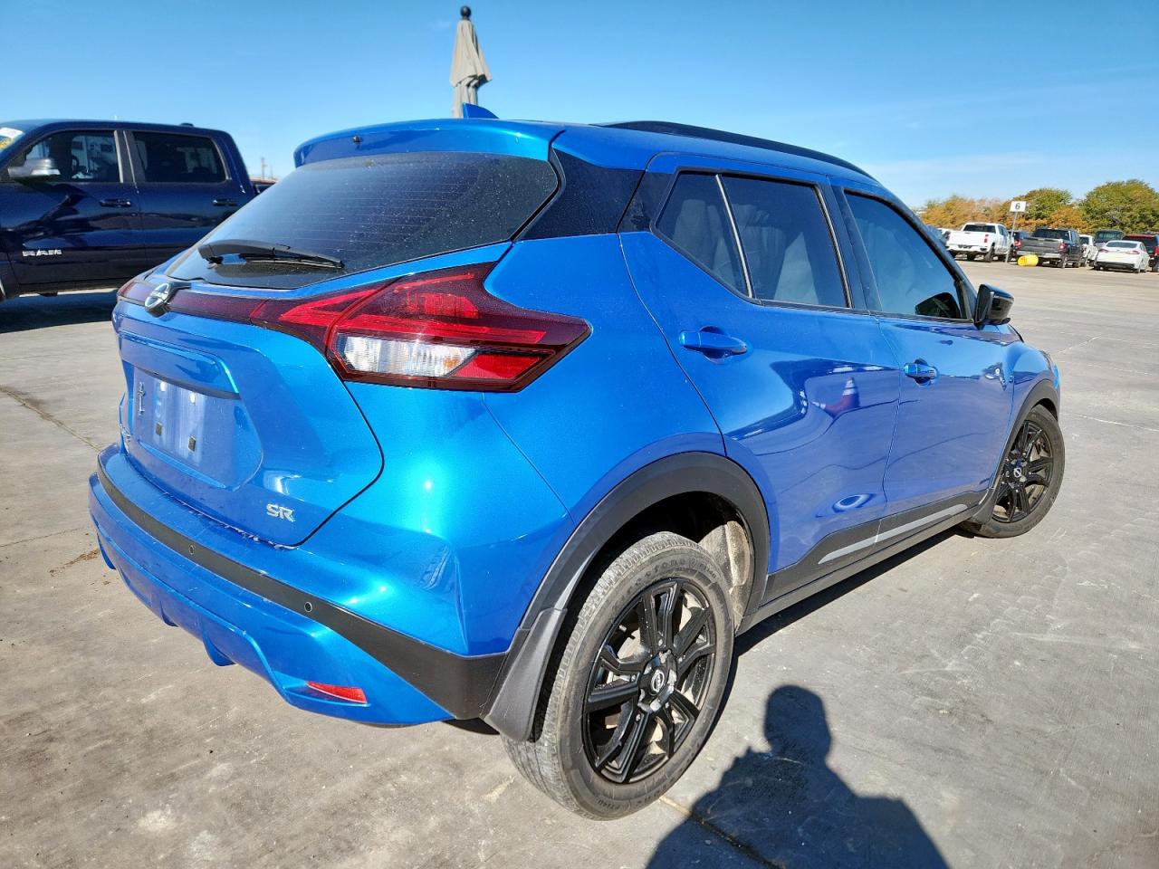 NISSAN KICKS SR
