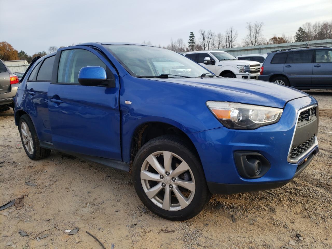 MITSUBISHI OUTLANDER ES