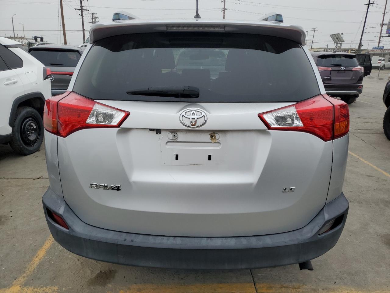 TOYOTA RAV4 LE