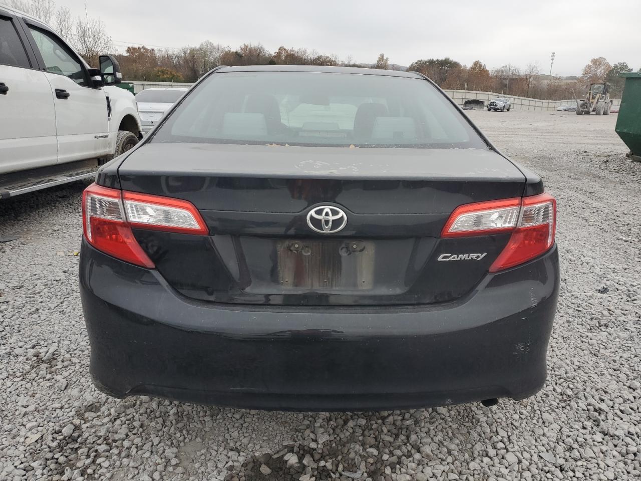TOYOTA CAMRY BASE
