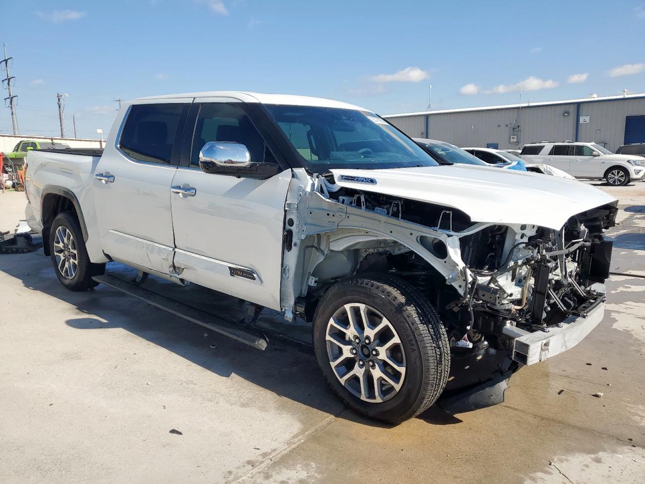 TOYOTA TUNDRA CREWMAX PLATINUM