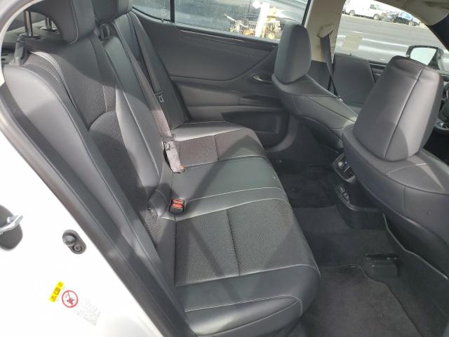 2019 LEXUS ES 300H #3303924736