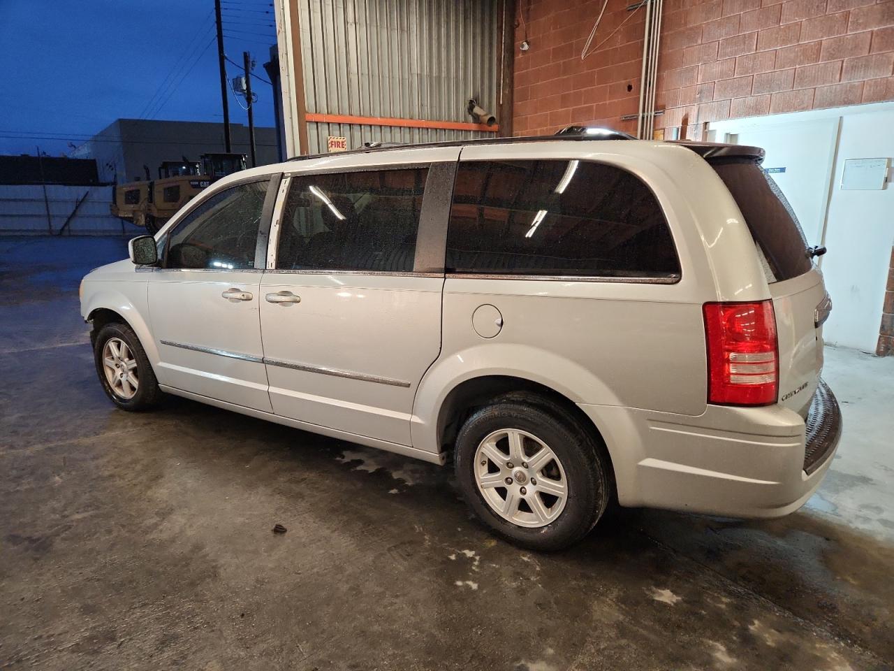 CHRYSLER TOWN & COUNTRY TOURING