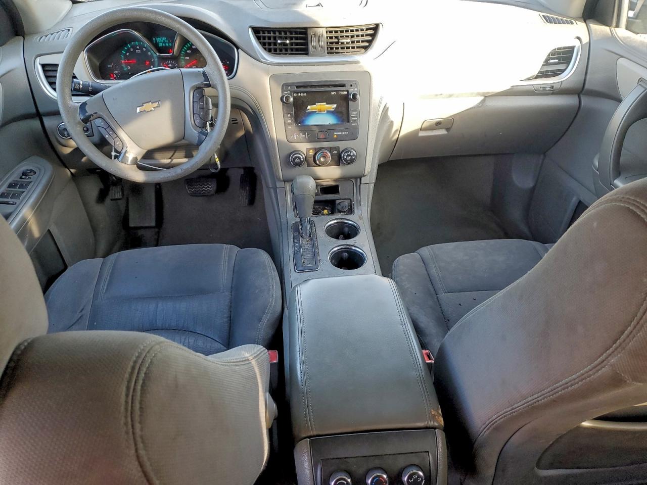 CHEVROLET TRAVERSE LS