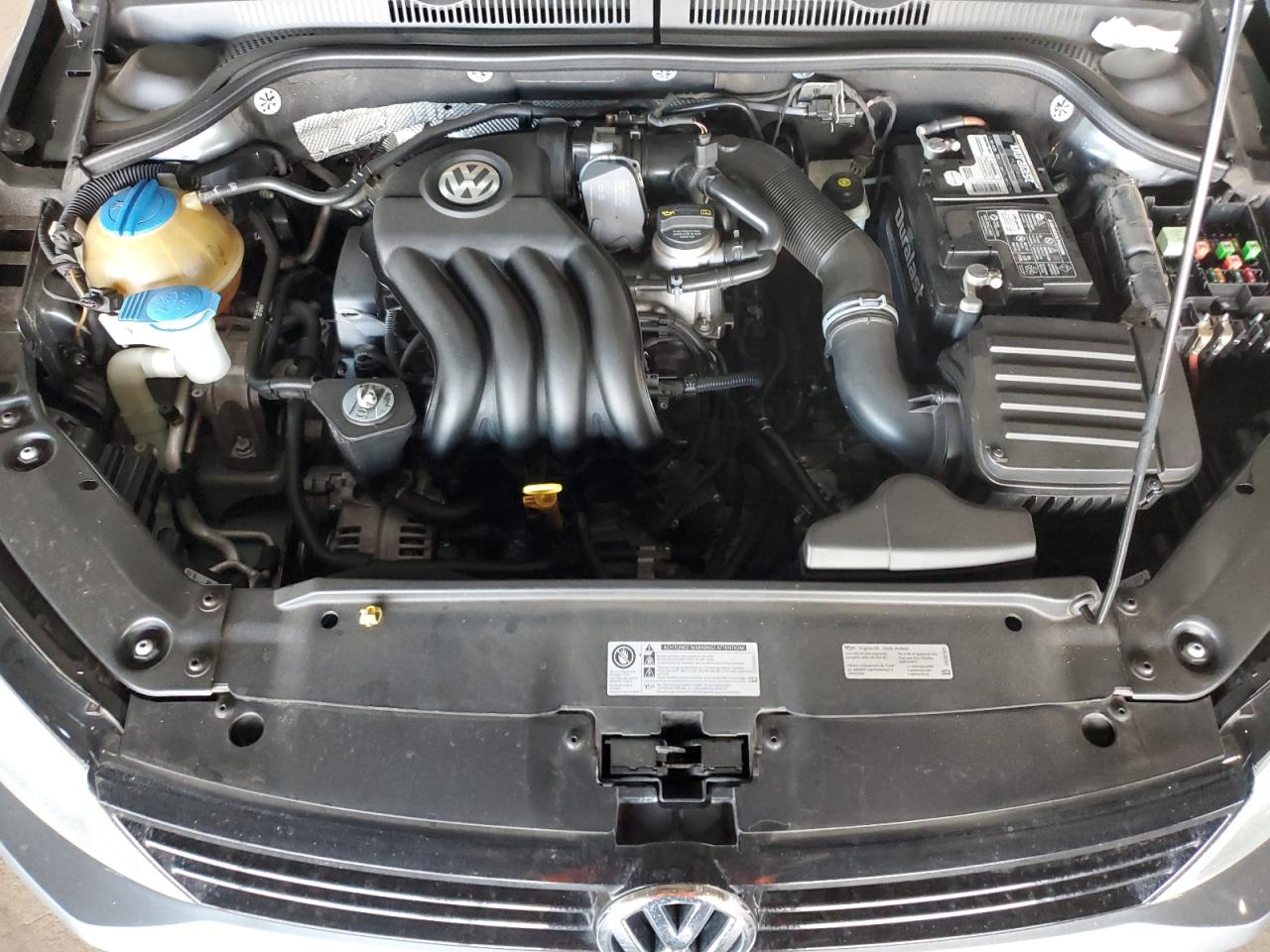 VOLKSWAGEN JETTA BASE