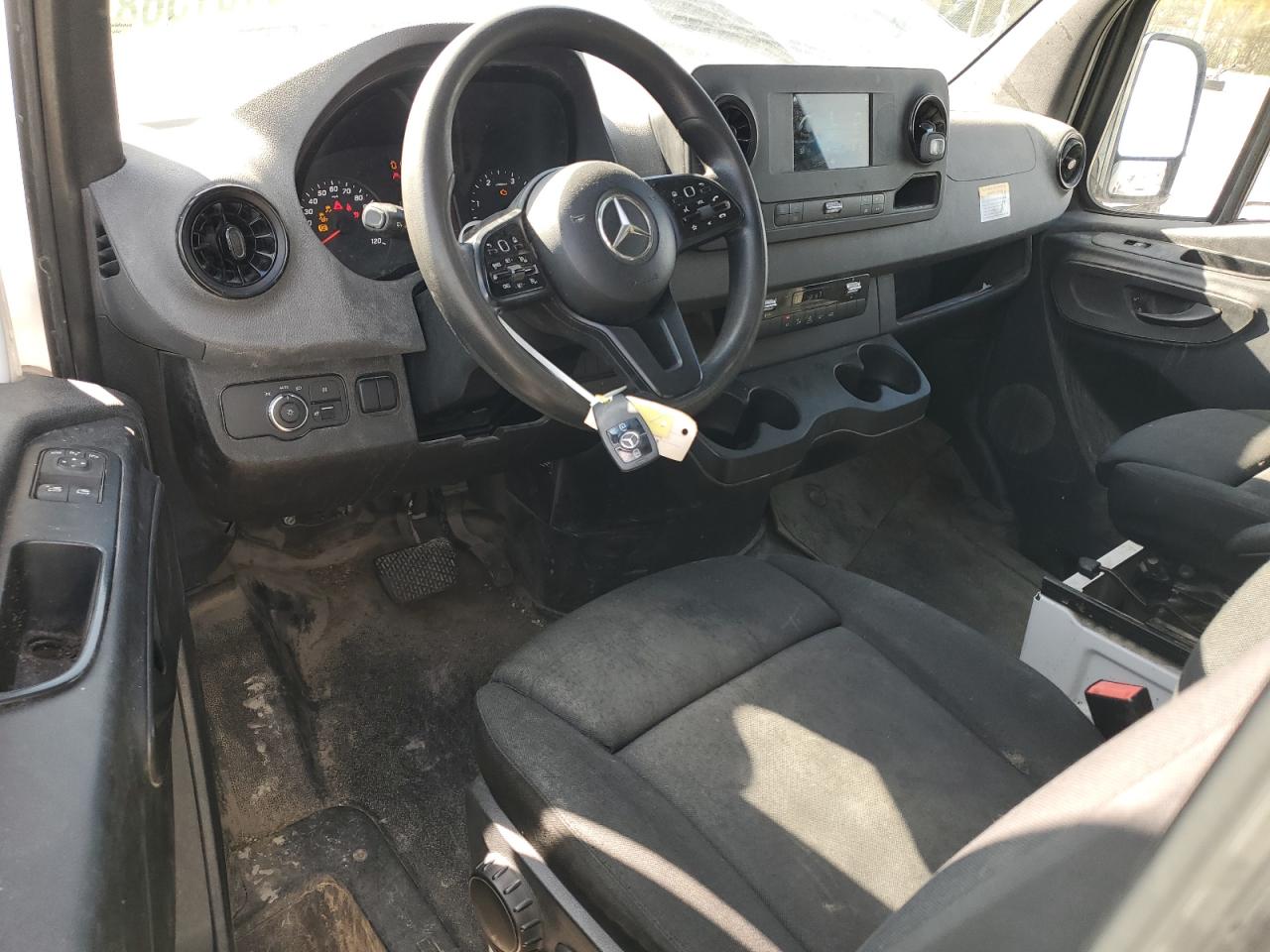 MERCEDES-BENZ SPRINTER 2500