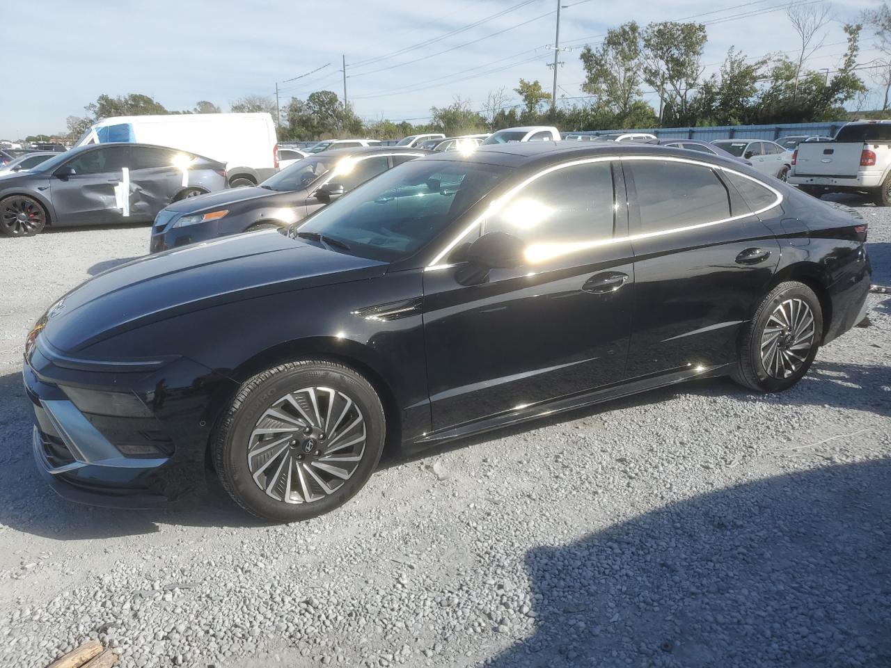 HYUNDAI SONATA HYBRID