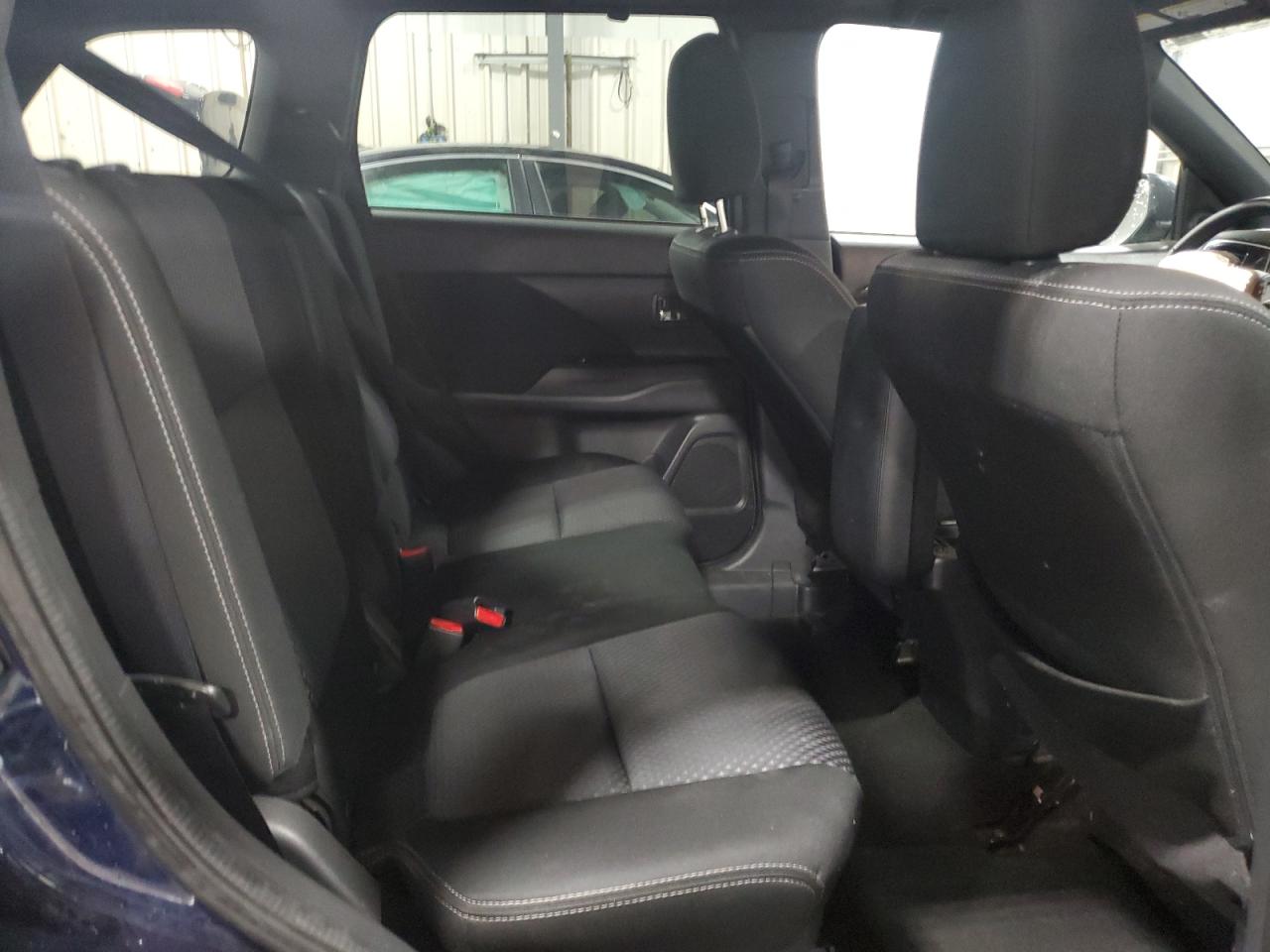 MITSUBISHI OUTLANDER SE