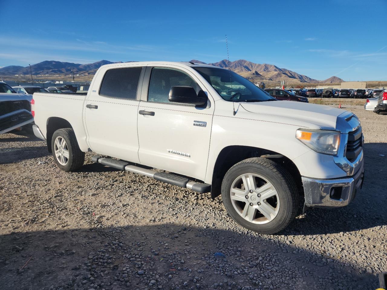 TOYOTA TUNDRA CREWMAX SR5