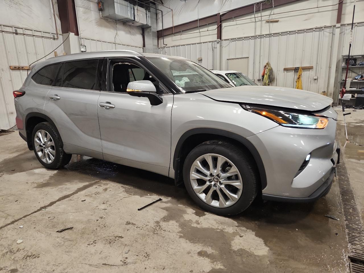 TOYOTA HIGHLANDER LE