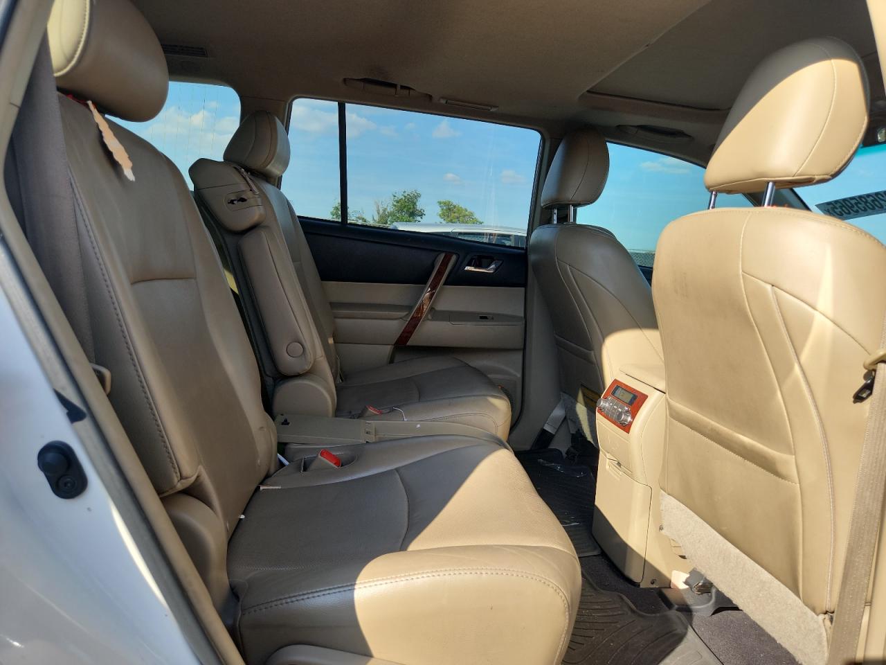 TOYOTA HIGHLANDER LIMITED