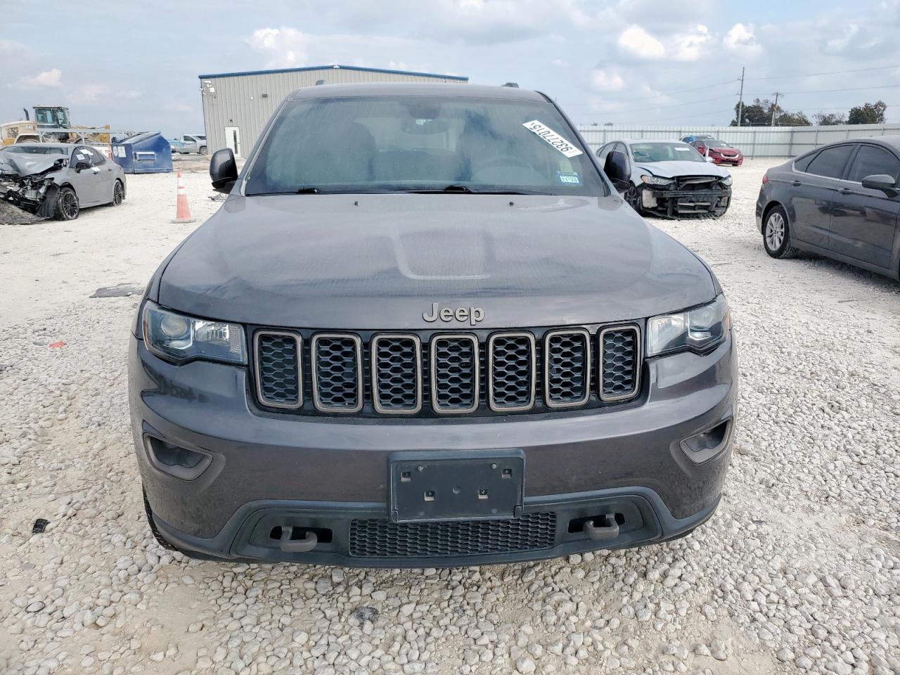 JEEP GRAND CHEROKEE LAREDO