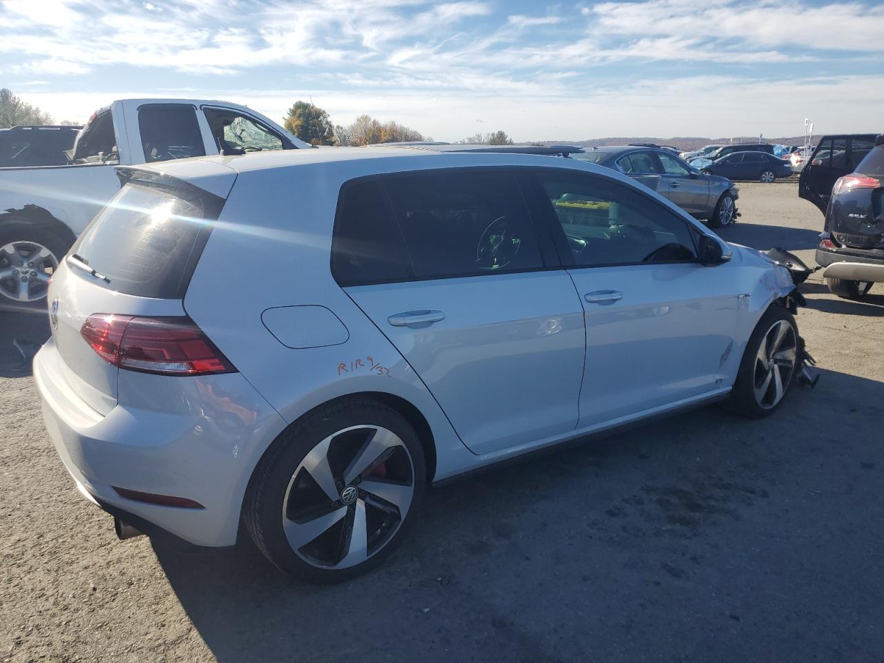 VOLKSWAGEN GOLF GTI S