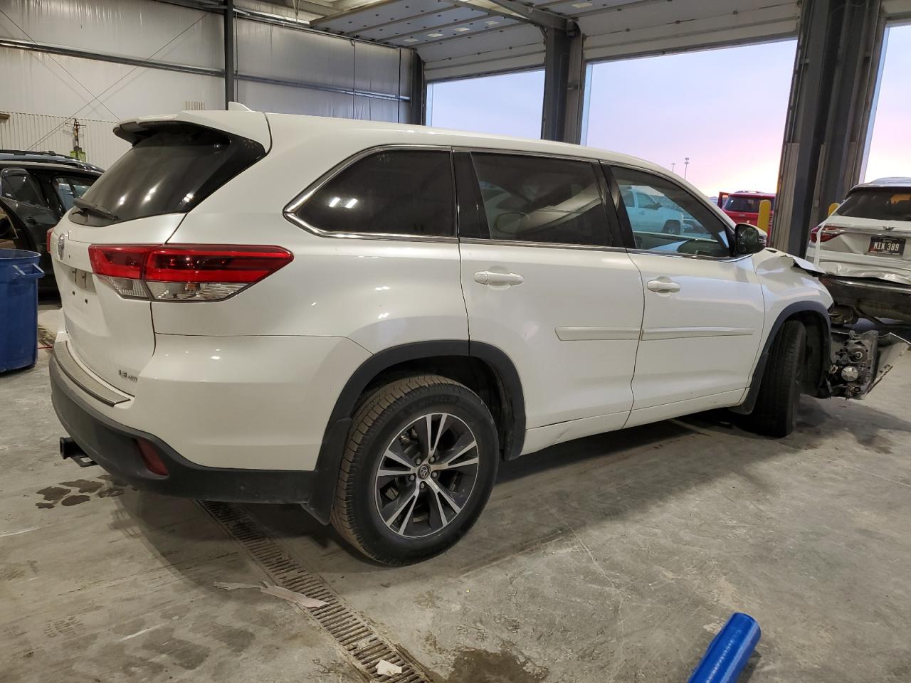 TOYOTA HIGHLANDER LE
