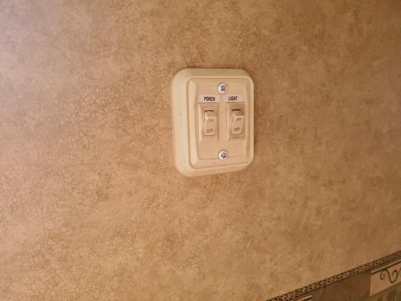 2011 HEARTLAND TRAIL RUNN #3298224028