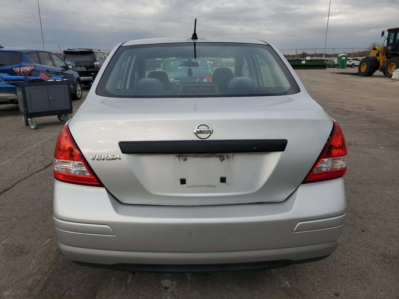 NISSAN VERSA S