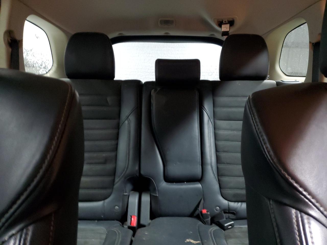 MITSUBISHI OUTLANDER SE