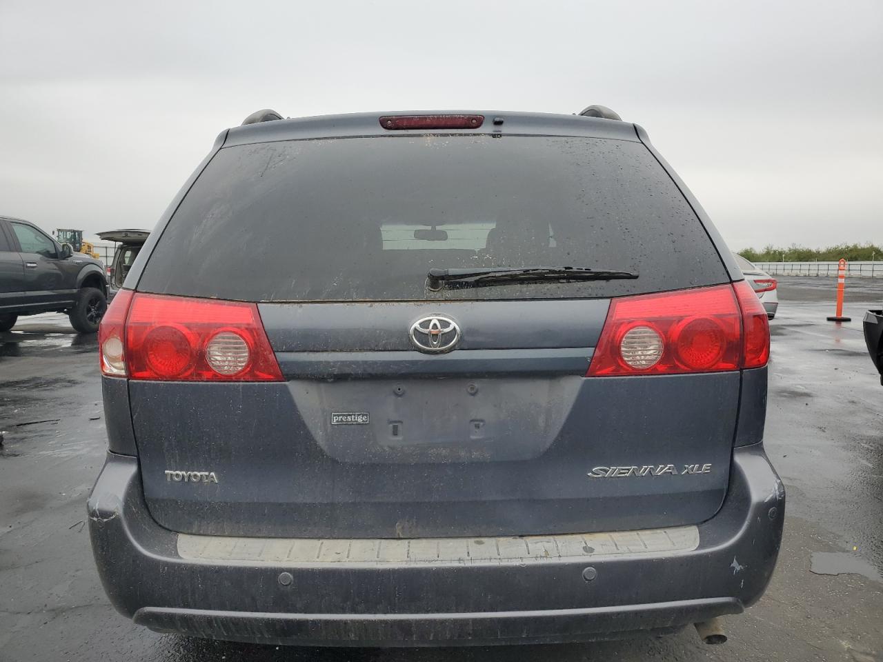 Lot #3281532441 2007 TOYOTA SIENNA XLE