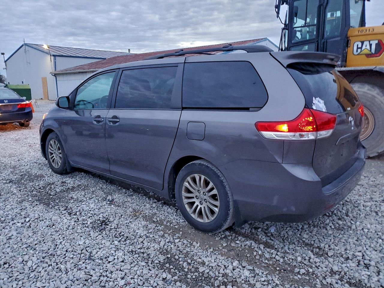 TOYOTA SIENNA XLE