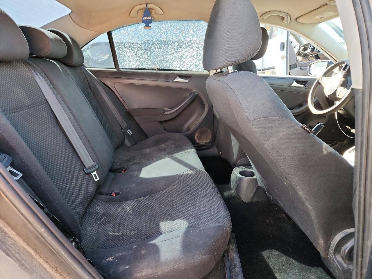 VOLKSWAGEN JETTA BASE