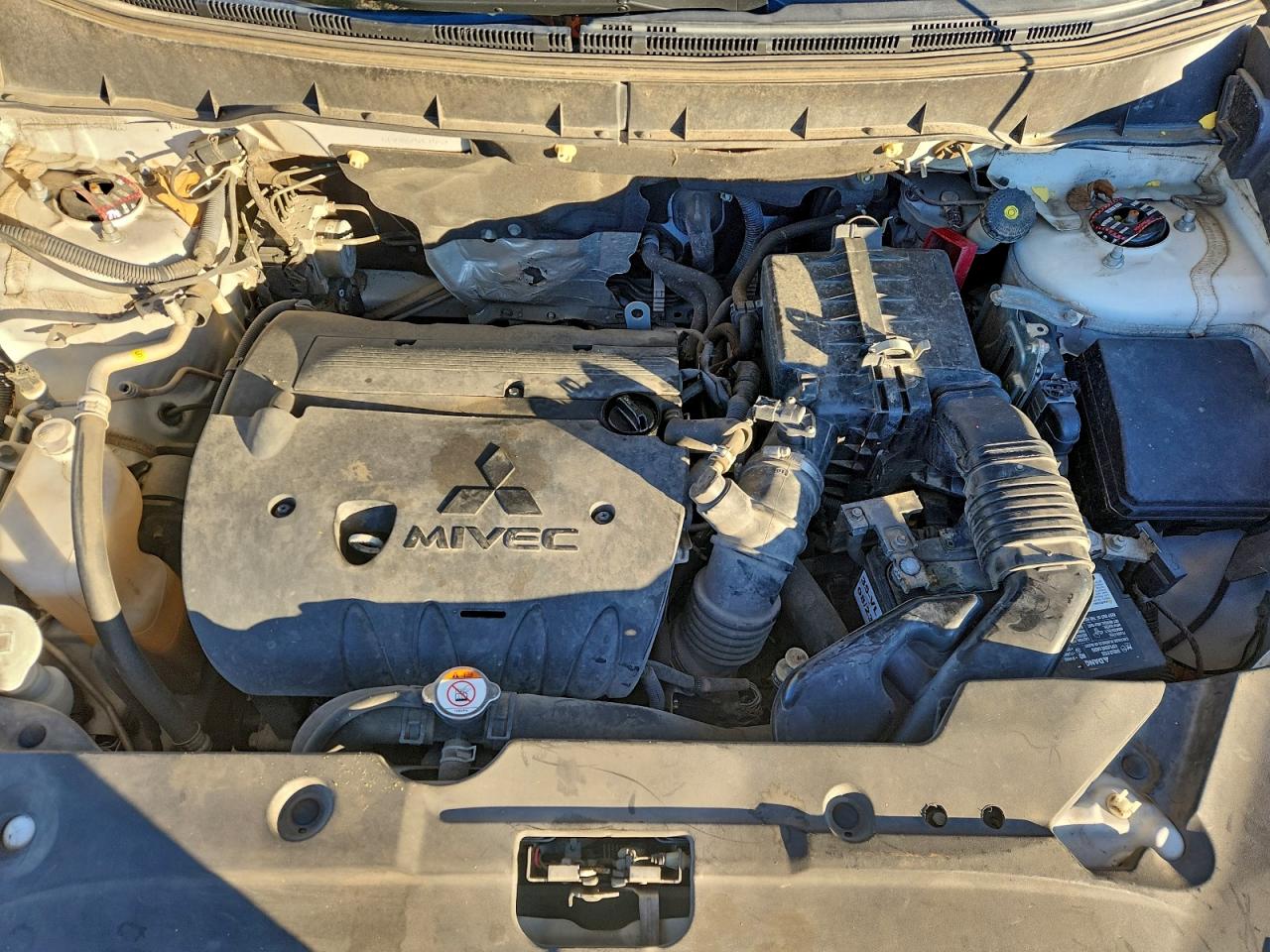 MITSUBISHI OUTLANDER ES