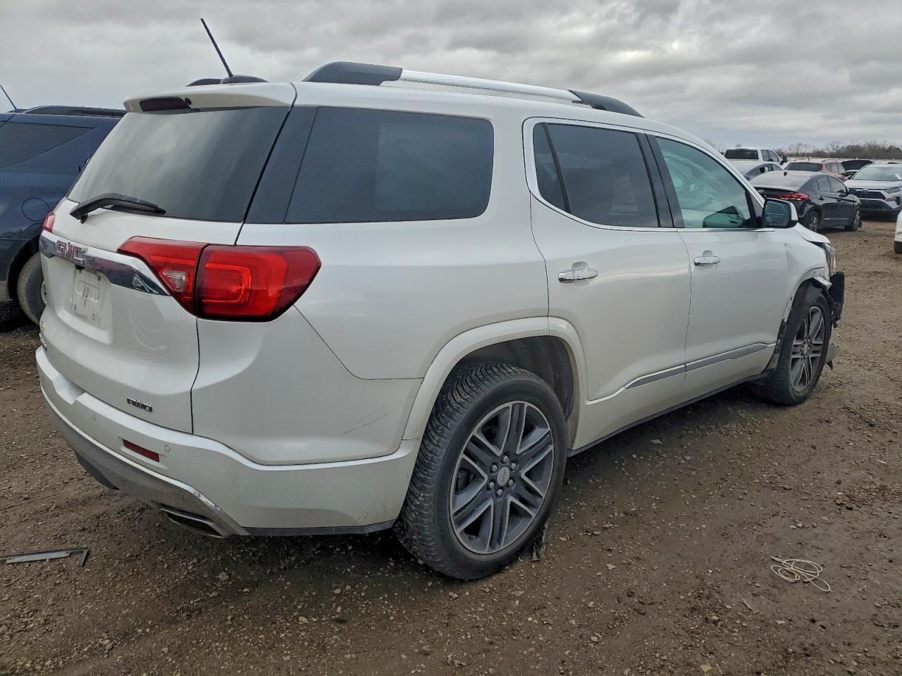 GMC ACADIA DENALI
