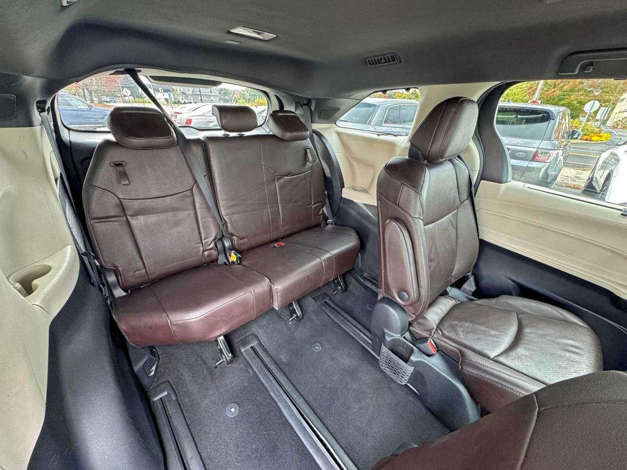 TOYOTA SIENNA LIMITED