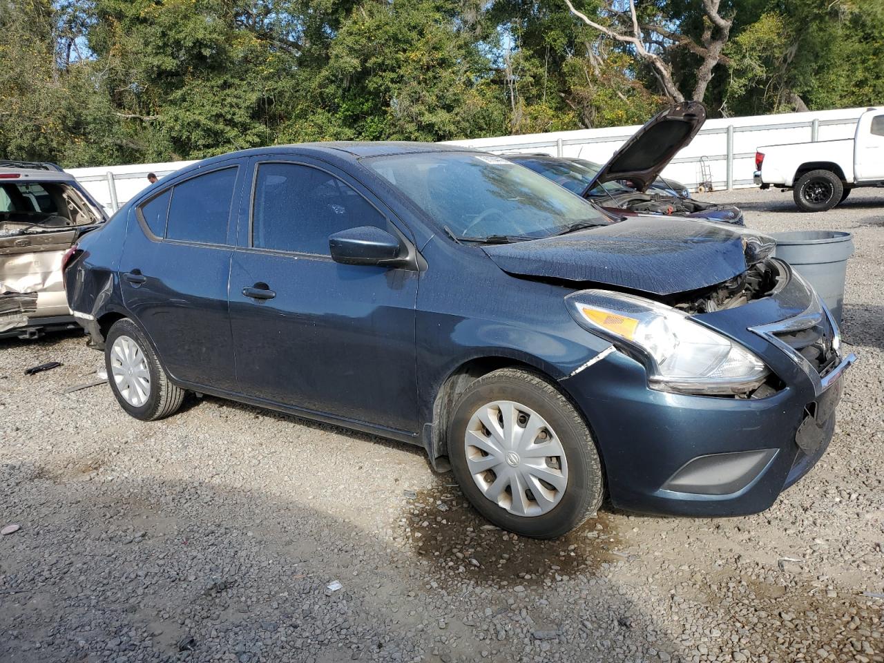 NISSAN VERSA S