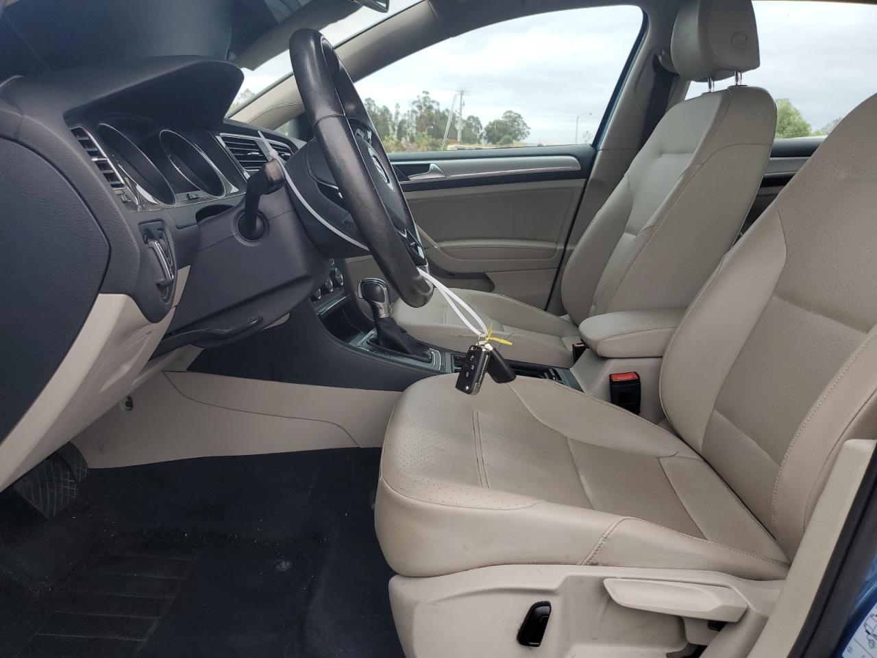 VOLKSWAGEN E-GOLF SEL PREMIUM