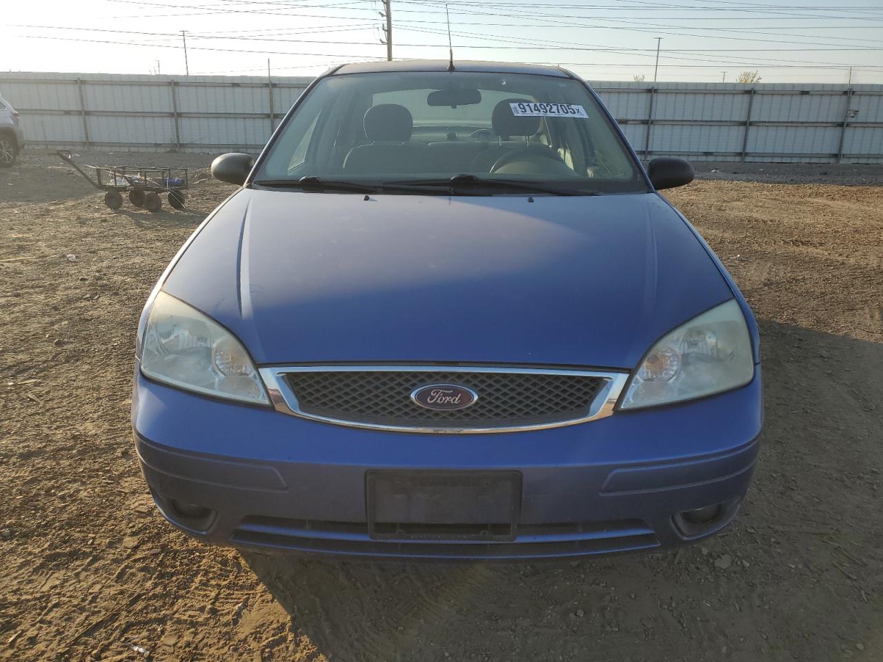 Lot #3296409653 2005 FORD FOCUS ZX4