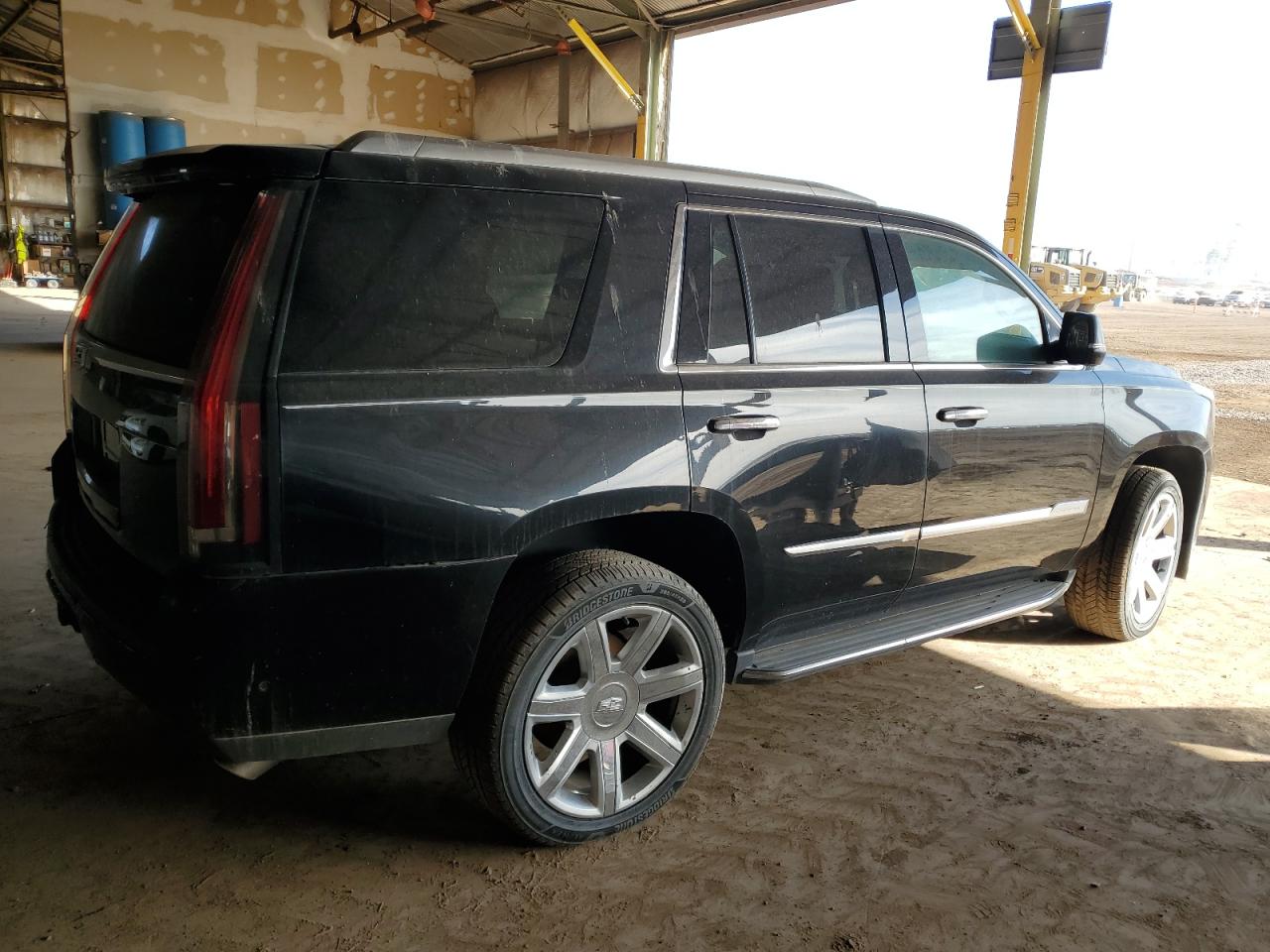 CADILLAC ESCALADE LUXURY