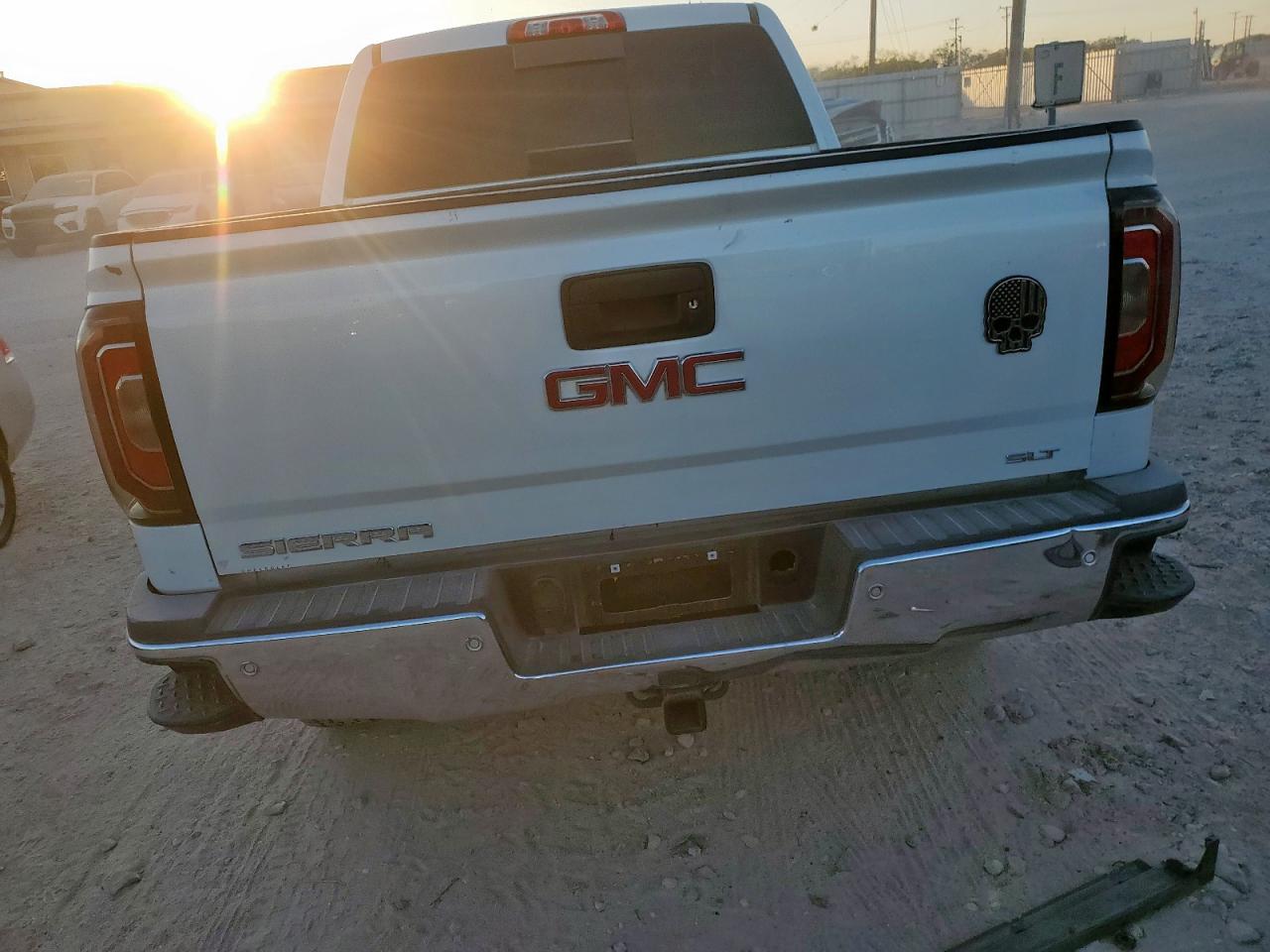 GMC SIERRA C1500 SLT