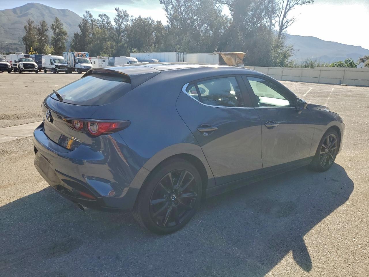 MAZDA 3 PREFERRED