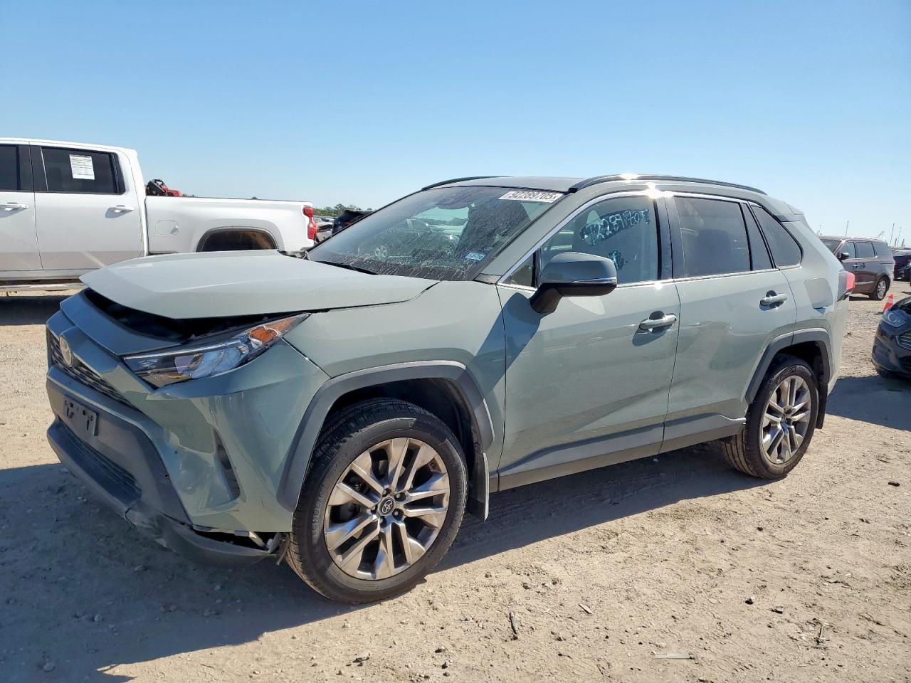 TOYOTA RAV4 XLE PREMIUM