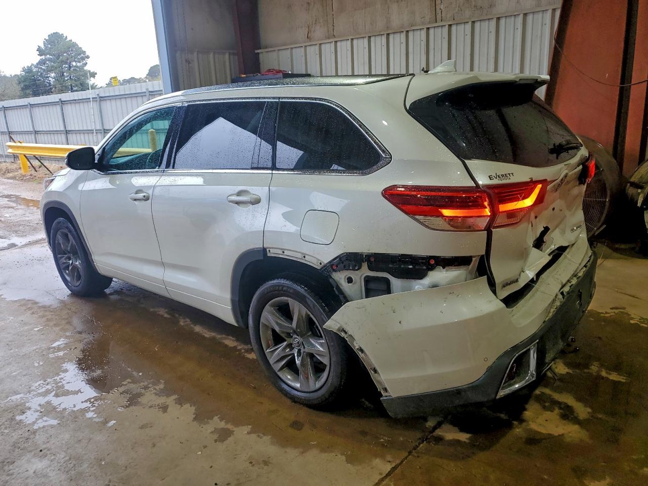 TOYOTA HIGHLANDER LIMITED