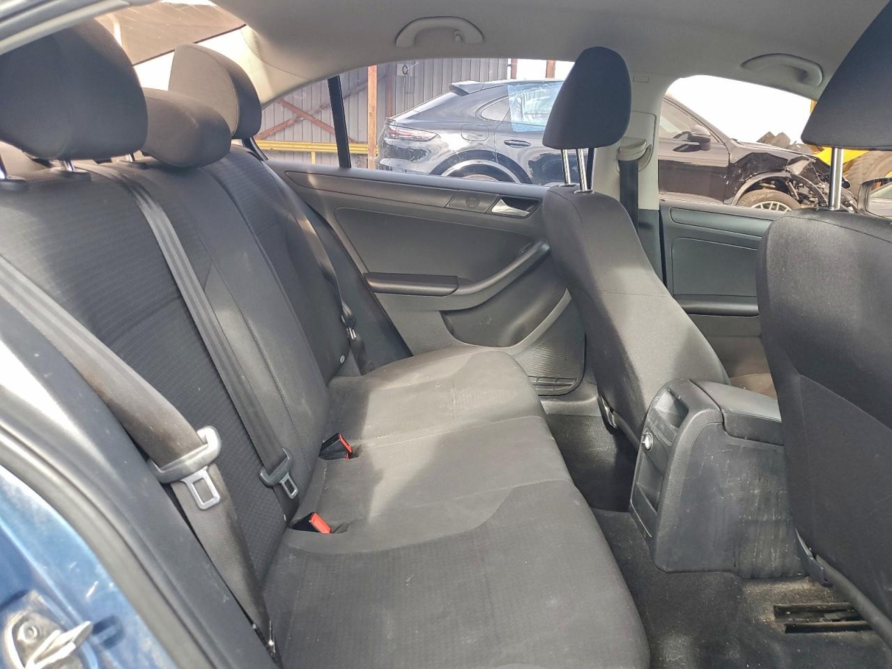 VOLKSWAGEN JETTA BASE