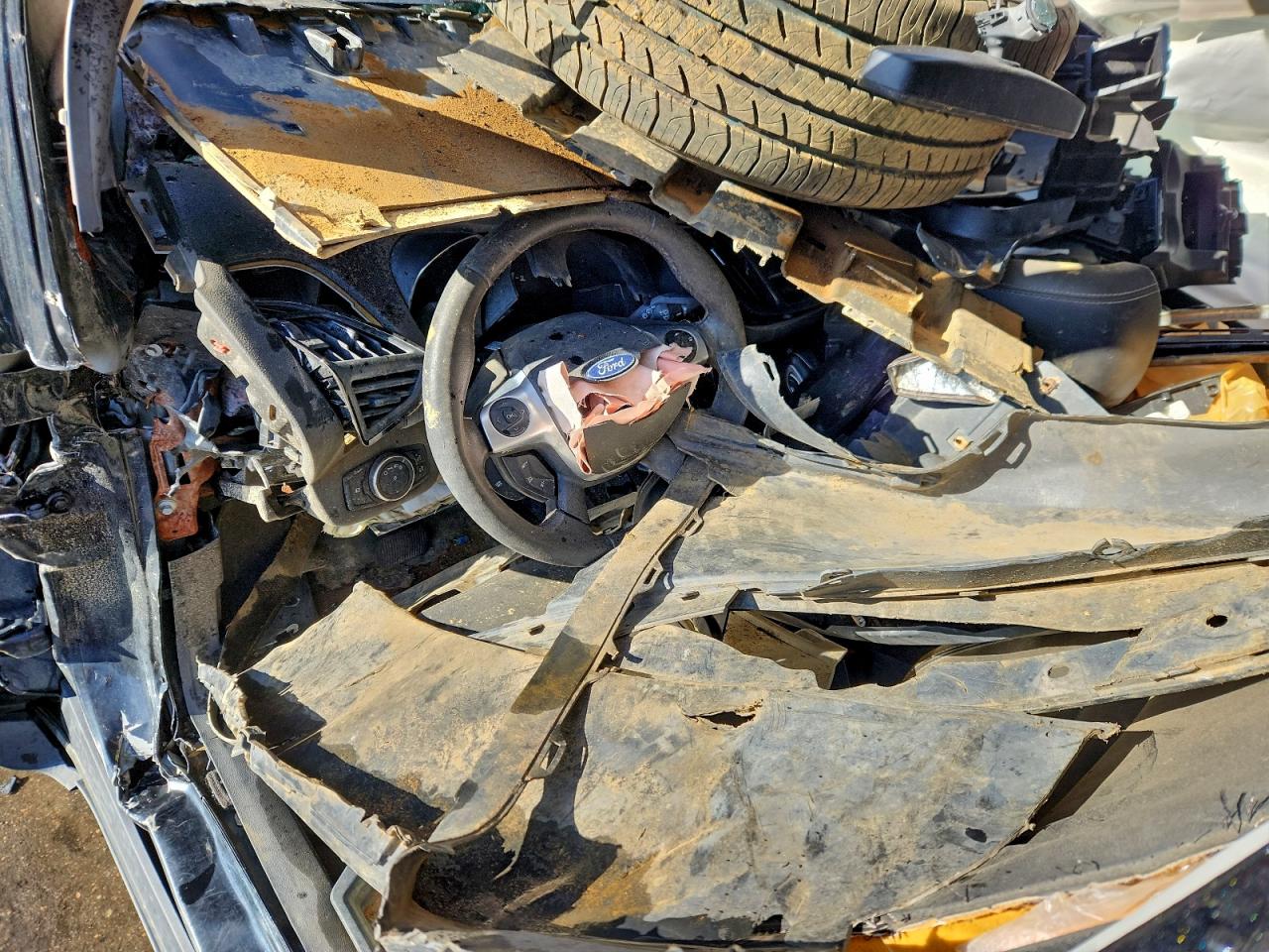 FORD ESCAPE TITANIUM