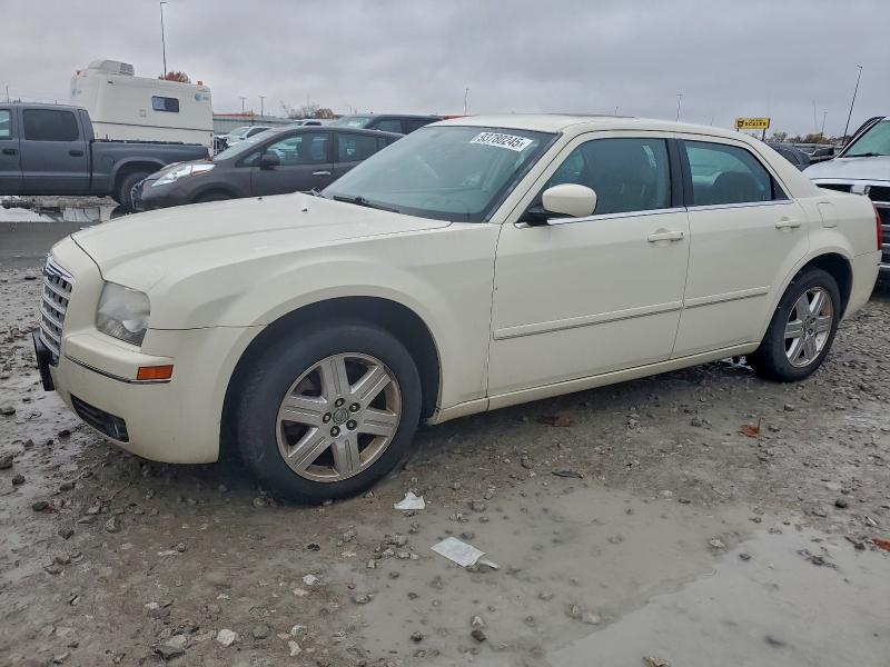 Global Auto Auctions: 2005 CHRYSLER 300 TOURIN