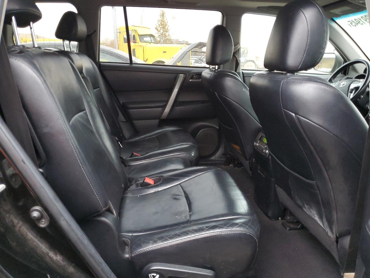 TOYOTA HIGHLANDER BASE