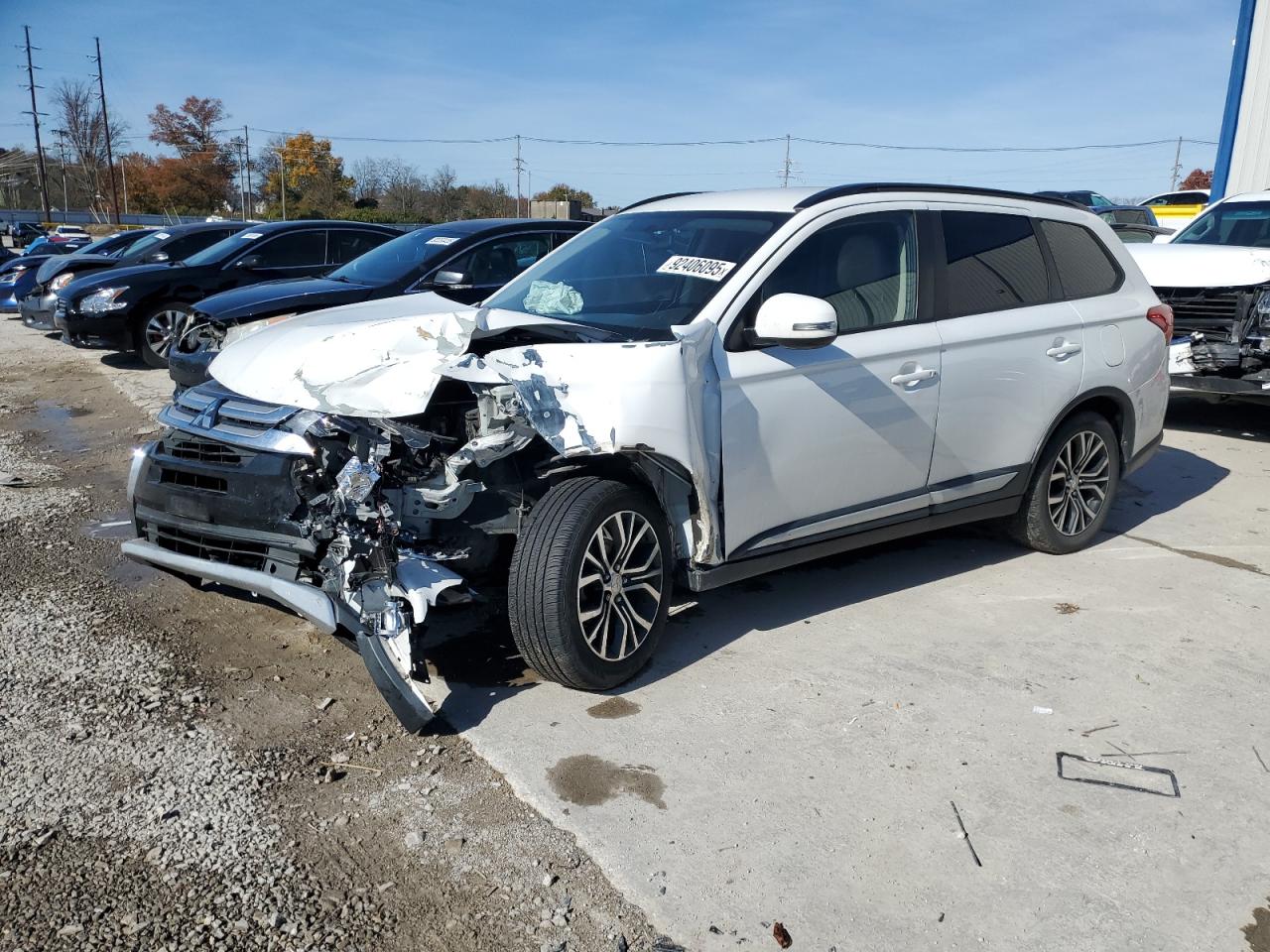 MITSUBISHI OUTLANDER SE