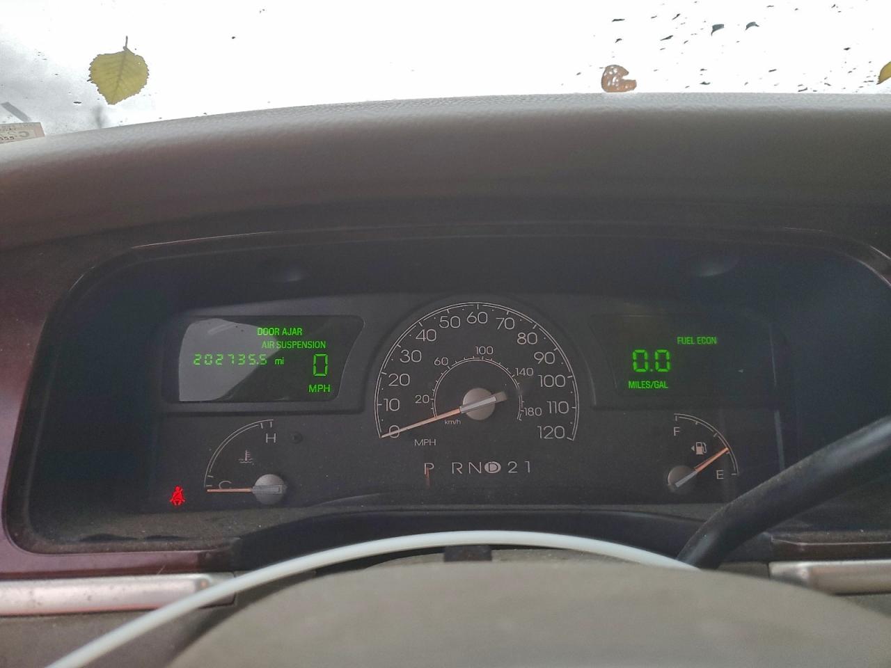 Lot #3296702738 2004 LINCOLN TOWN CAR E