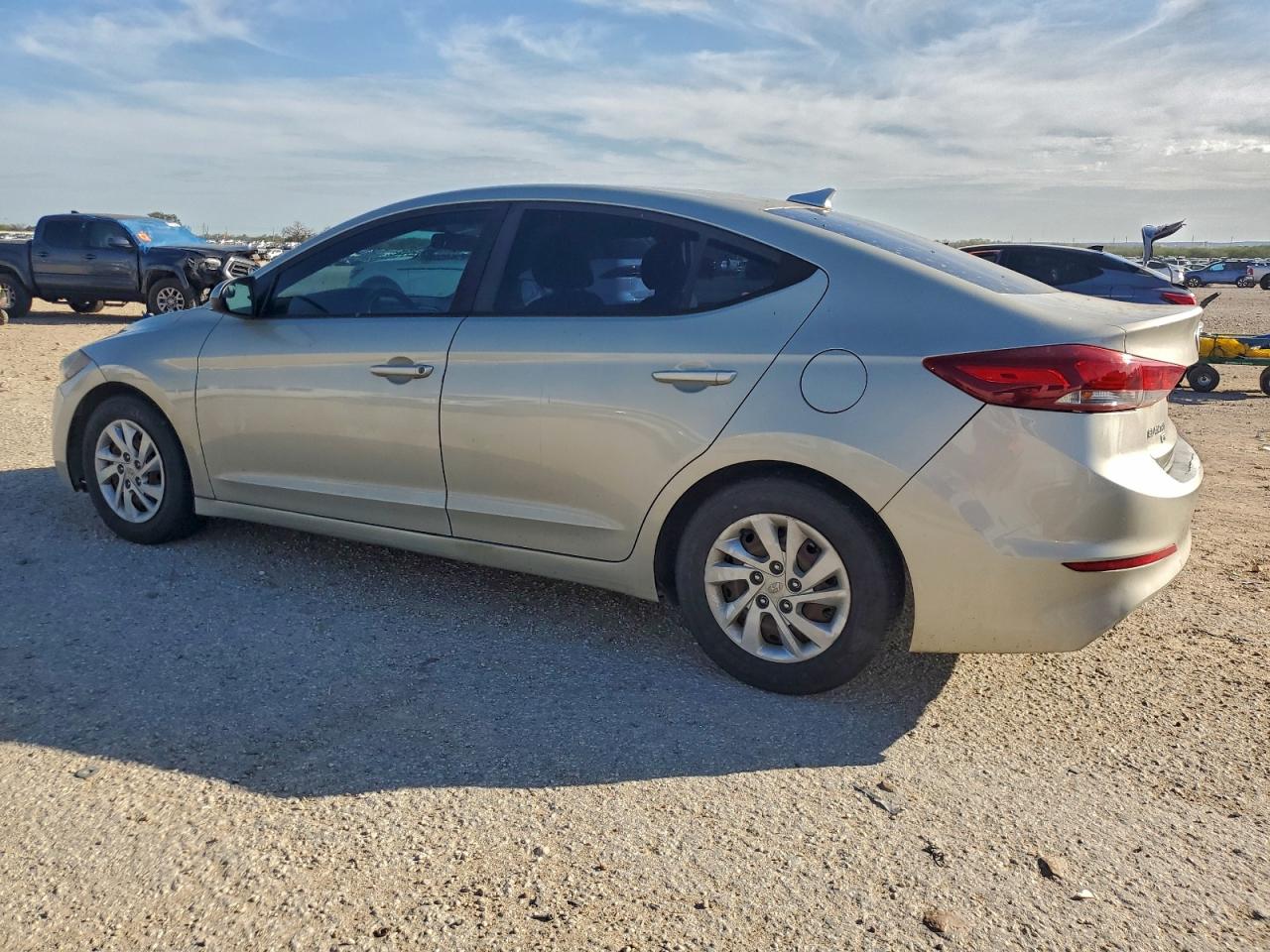 Lot #3301640620 2017 HYUNDAI ELANTRA SE