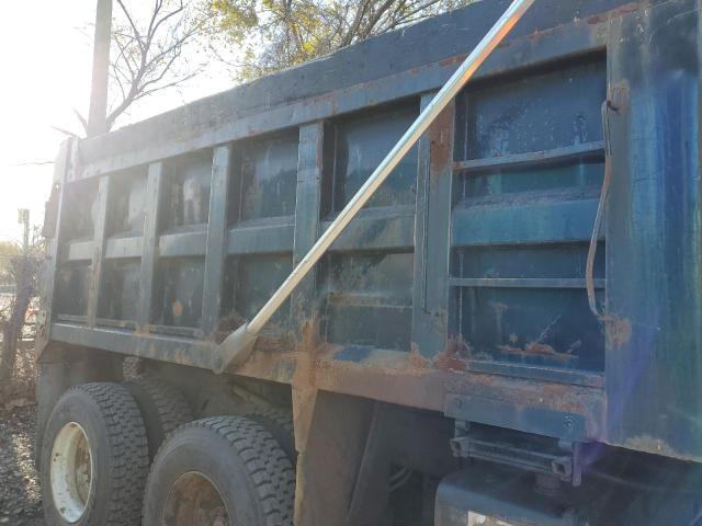 2011 FREIGHTLINER M2 #3304630979