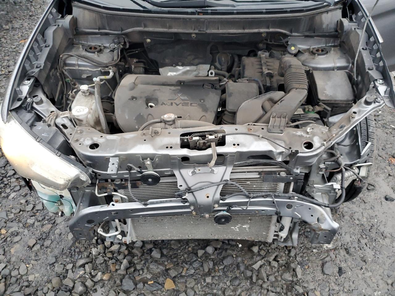 MITSUBISHI OUTLANDER ES