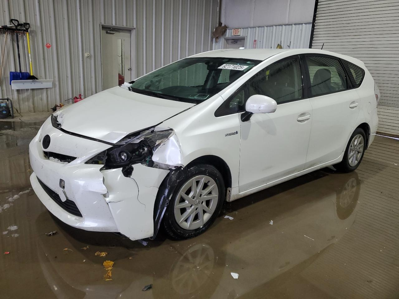 TOYOTA PRIUS V