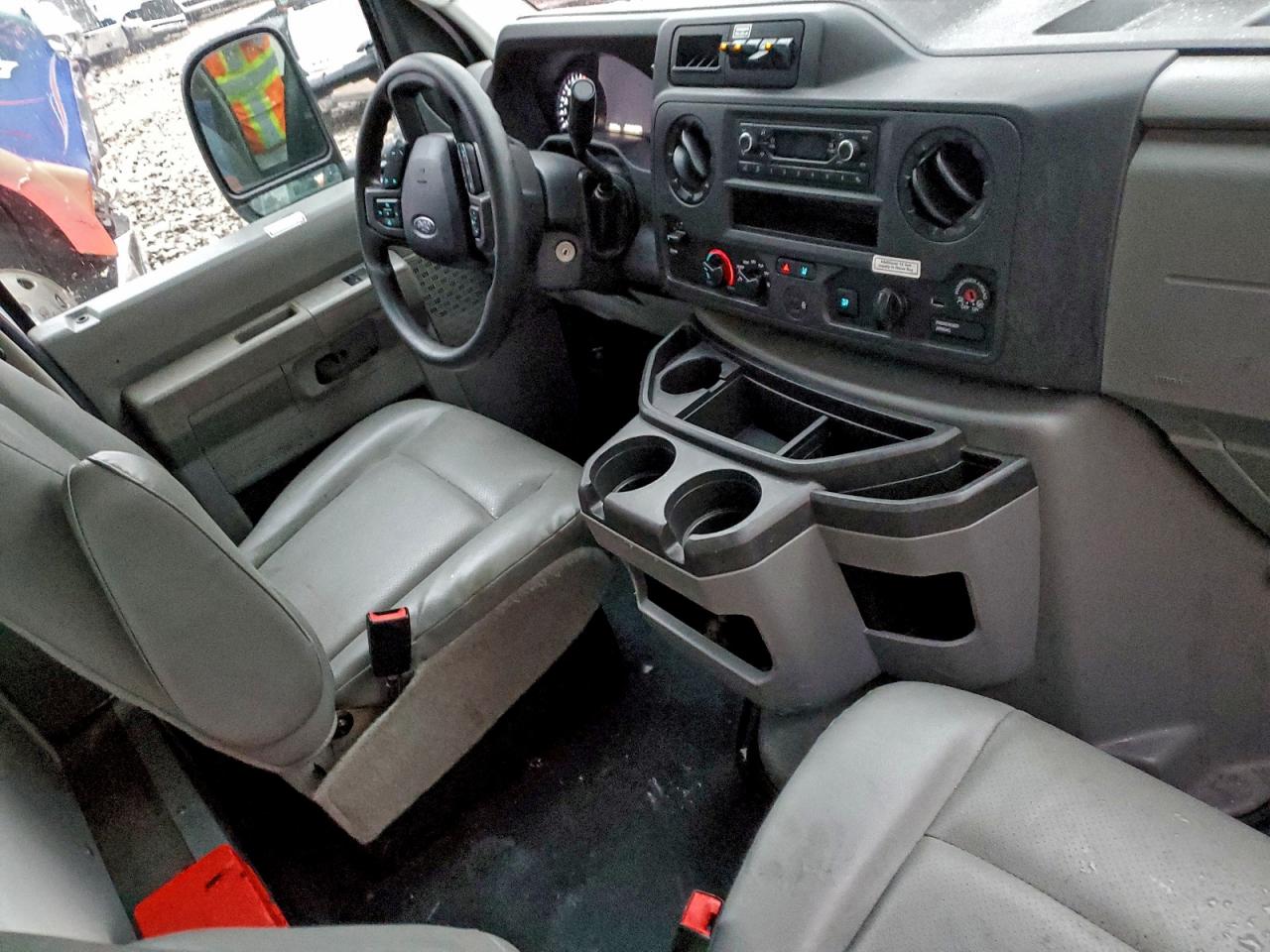 FORD ECONOLINE E350 SUPER DUTY CUTAWAY VAN